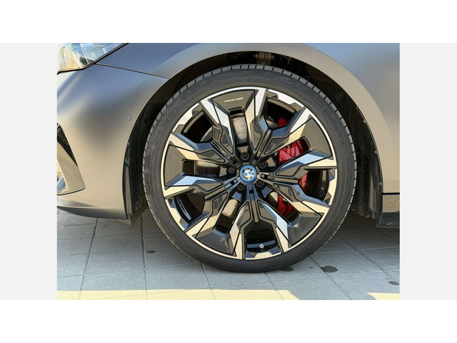 BMW i5 M60 xDrive - автомобили, коли, обяви за нови и употребявани 4