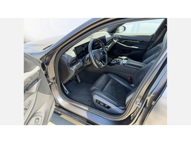 BMW i5 M60 xDrive - автомобили, коли, обяви за нови и употребявани 7