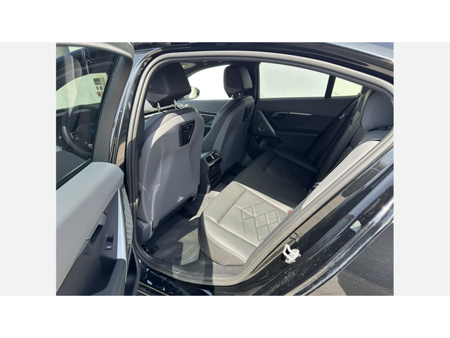 BMW i5 xDrive40 - автомобили, коли, обяви за нови и употребявани 9