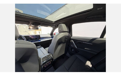 BMW i5 xDrive40 - автомобили, коли, обяви за нови и употребявани 10