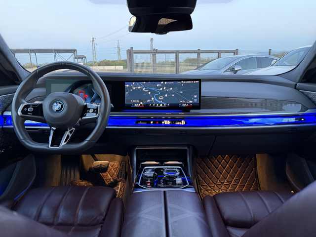 BMW i7 2023г.* 127.000КМ* ТОП* FULL MAXX* Сервизна История* - автомобили, коли, обяви за нови и употребявани 10