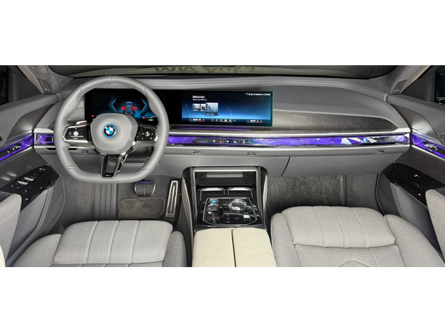 BMW i7 M70* M-Sport* TV* IconicGlow* Massage* SkyLounge - автомобили, коли, обяви за нови и употребявани 11