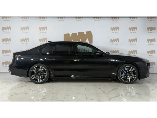BMW i7 M70* M-Sport* TV* IconicGlow* Massage* SkyLounge - автомобили, коли, обяви за нови и употребявани 2