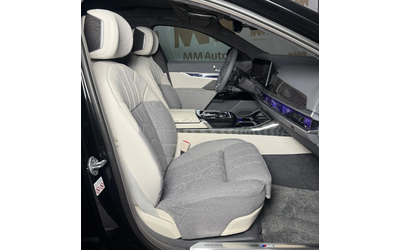 BMW i7 M70* M-Sport* TV* IconicGlow* Massage* SkyLounge - автомобили, коли, обяви за нови и употребявани 8