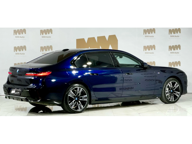 BMW i7 xDrive60* M-Sport* Iconic* Theatre* SkyLounge* Mas - автомобили, коли, обяви за нови и употребявани 1