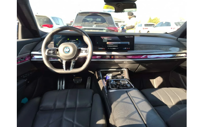BMW i7 XDRIVE60| B&W| SWAROWSKI| HUD| МАСАЖИ| 2 КЛЮЧА - автомобили, коли, обяви за нови и употребявани 7