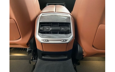 BMW i7 xDrive60 M Sport Pro HUD Pano B&W 21 Massage - автомобили, коли, обяви за нови и употребявани 13