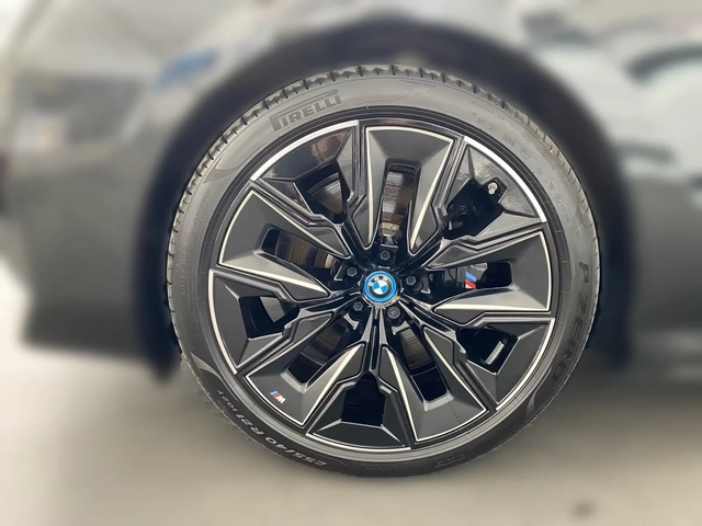 BMW i7 xDrive60 M Sport Pro HUD Pano B&W 21 Massage - автомобили, коли, обяви за нови и употребявани 14