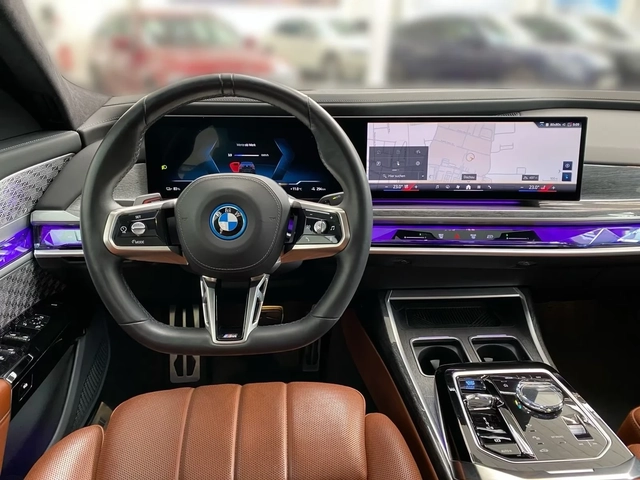 BMW i7 xDrive60 M Sport Pro HUD Pano B&W 21 Massage - автомобили, коли, обяви за нови и употребявани 2