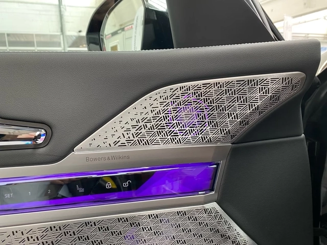 BMW i7 xDrive60 M Sport Pro HUD Pano B&W 21 Massage - автомобили, коли, обяви за нови и употребявани 9