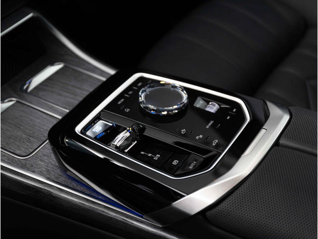 BMW i7 i7 M70 xDrive  - автомобили, коли, обяви за нови и употребявани 10