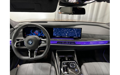BMW i7 i7 M70 xDrive - автомобили, коли, обяви за нови и употребявани 7