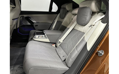 BMW i7 i7 M70 xDrive - автомобили, коли, обяви за нови и употребявани 8