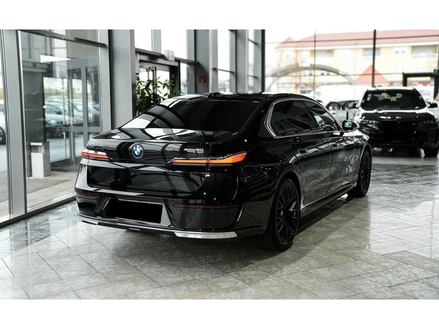 BMW i7 i7 xDrive60 - автомобили, коли, обяви за нови и употребявани 2