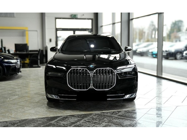 BMW i7 i7 xDrive60 - автомобили, коли, обяви за нови и употребявани 1