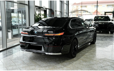 bmw-i7-i7-xdrive60 - 2