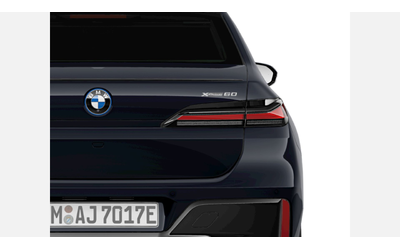 bmw-i7-xdrive60-sedan - 5