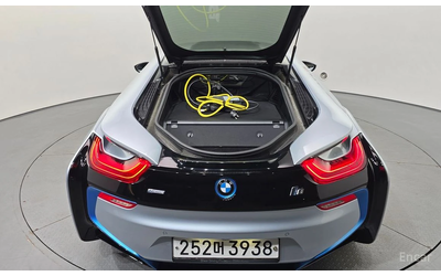 BMW i8 * КОЖА* ПОДГРЕВ* HEAD-UP* FULL* - автомобили, коли, обяви за нови и употребявани 13