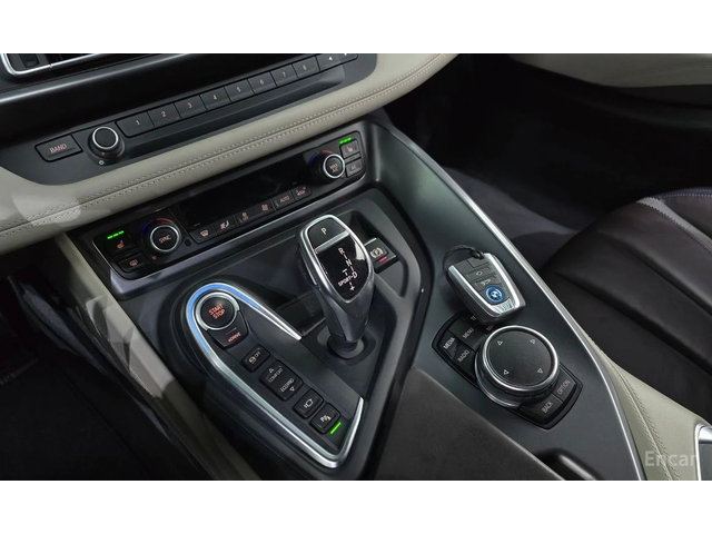 BMW i8 * КОЖА* ПОДГРЕВ* HEAD-UP* FULL* - автомобили, коли, обяви за нови и употребявани 6