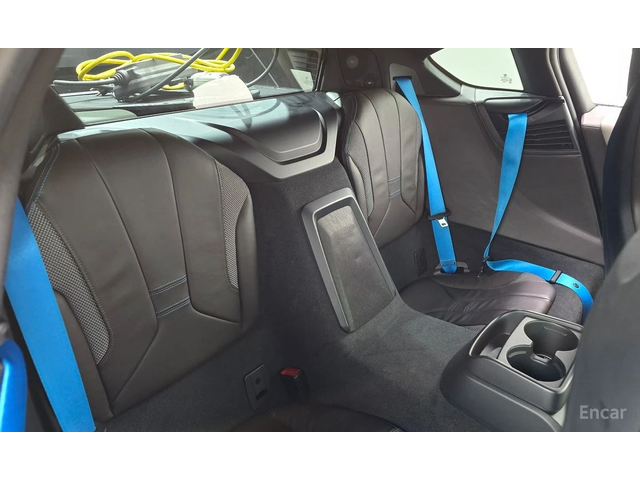 BMW i8 * КОЖА* ПОДГРЕВ* HEAD-UP* FULL* - автомобили, коли, обяви за нови и употребявани 8