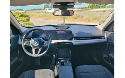 BMW iX 1 XDRIVE30 - автомобили, коли, обяви за нови и употребявани 9