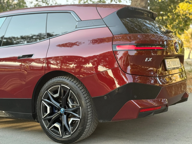 BMW iX 50* Xdrive* ГАРАНЦИЯ* Bowers&Wilkins* SWAROVSKI* F - автомобили, коли, обяви за нови и употребявани 12