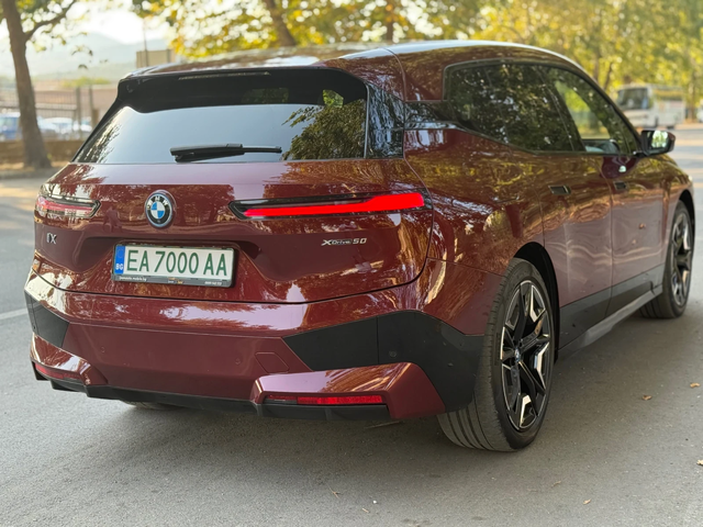 BMW iX 50* Xdrive* ГАРАНЦИЯ* Bowers&Wilkins* SWAROVSKI* F - автомобили, коли, обяви за нови и употребявани 1