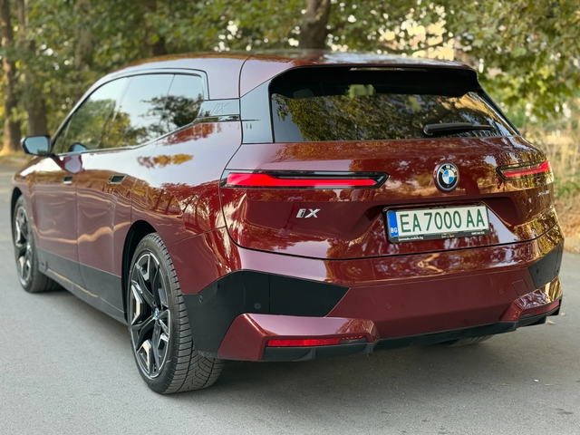 BMW iX 50* Xdrive* ГАРАНЦИЯ* Bowers&Wilkins* SWAROVSKI* F - автомобили, коли, обяви за нови и употребявани 3