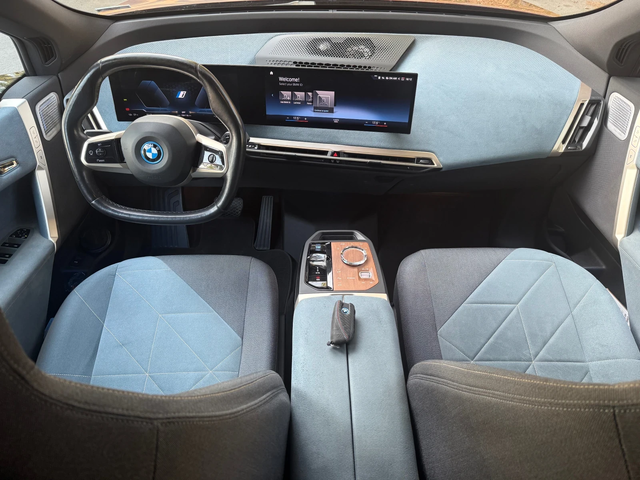 BMW iX 50* Xdrive* ГАРАНЦИЯ* Bowers&Wilkins* SWAROVSKI* F - автомобили, коли, обяви за нови и употребявани 9