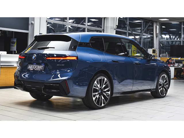 BMW iX xDrive60 M Sport - автомобили, коли, обяви за нови и употребявани 5