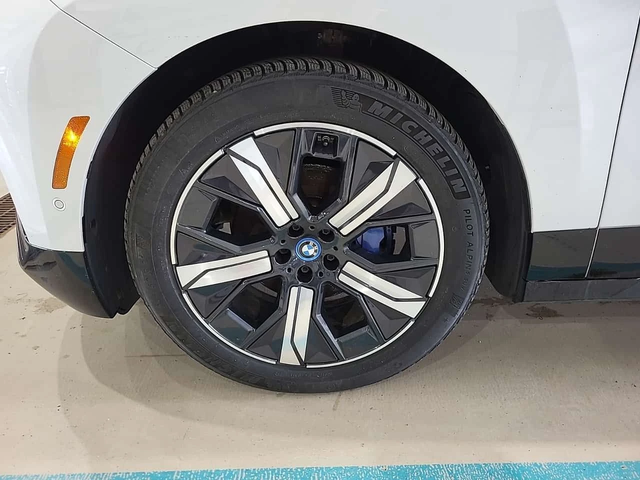 BMW iX XDRIVE50| Soft Close| DISTRONIC| Panorama| Sportpa - автомобили, коли, обяви за нови и употребявани 5