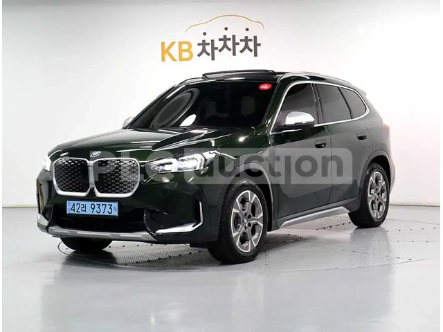 BMW iX * XDRIVE * 360 * ДИСТРОНИК * СЛЕДЕНЕ НА ЛЕНТИ - автомобили, коли, обяви за нови и употребявани 0
