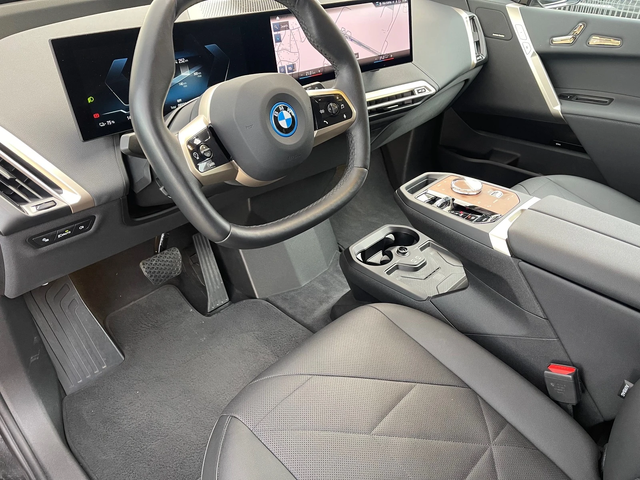 BMW iX 40/xDrive/M60-paket/Laze - автомобили, коли, обяви за нови и употребявани 12