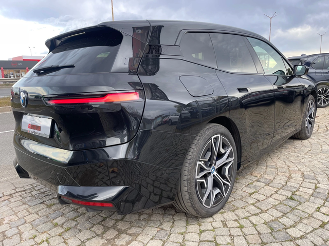 BMW iX 40/xDrive/M60-paket/Laze - автомобили, коли, обяви за нови и употребявани 9