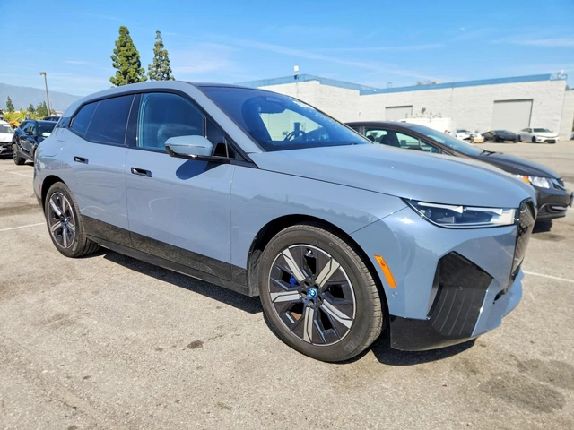 BMW iX XDRIVE50 - автомобили, коли, обяви за нови и употребявани 3
