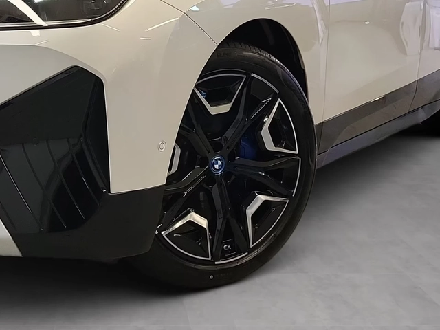 BMW iX 50 xDrive  Head Up 360 Harman Kardon ACC Pro - автомобили, коли, обяви за нови и употребявани 4