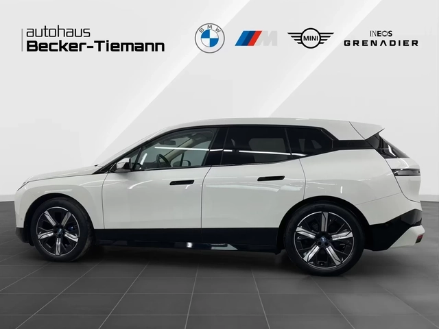BMW iX 40 xDrive M Sport  Laser H/K HUD 360 Keyless W/P - автомобили, коли, обяви за нови и употребявани 2