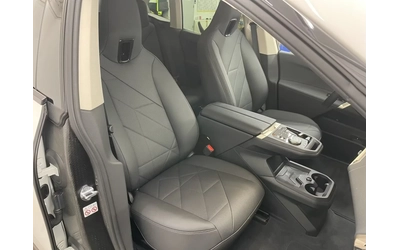 BMW iX 40 xDrive M Sport  Laser H/K HUD 360 Keyless W/P - автомобили, коли, обяви за нови и употребявани 8