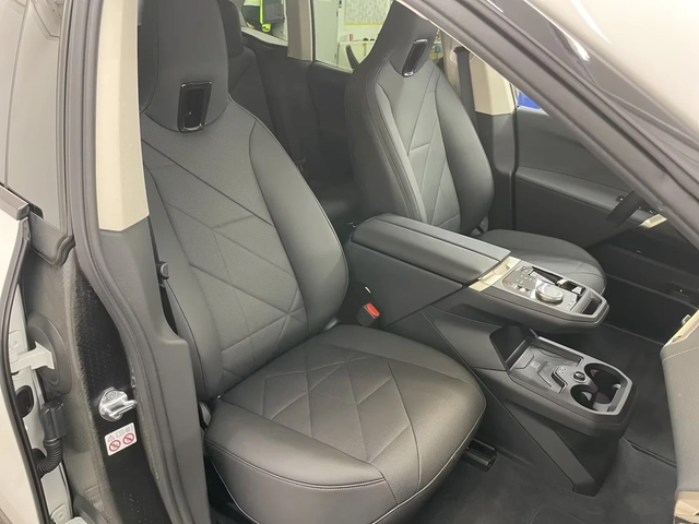 BMW iX 40 xDrive M Sport  Laser H/K HUD 360 Keyless W/P - автомобили, коли, обяви за нови и употребявани 8