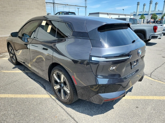 BMW iX AWD / Sky Lounge / Curved Display / - автомобили, коли, обяви за нови и употребявани 3