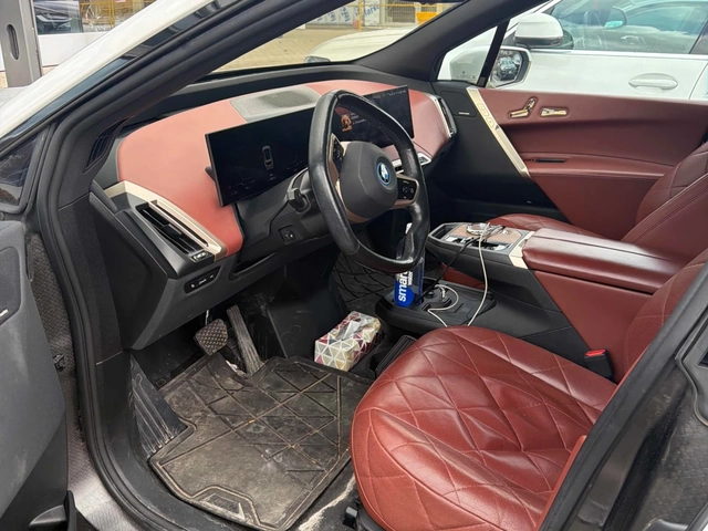 BMW iX xDrive50 - автомобили, коли, обяви за нови и употребявани 4