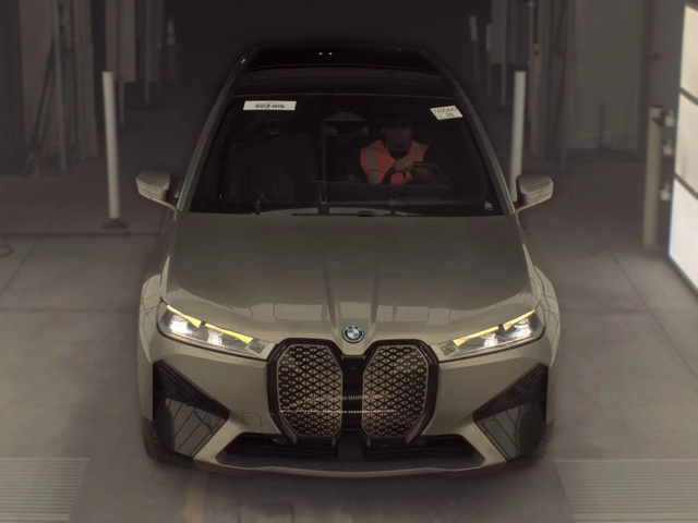 BMW iX xDrive50 - автомобили, коли, обяви за нови и употребявани 1