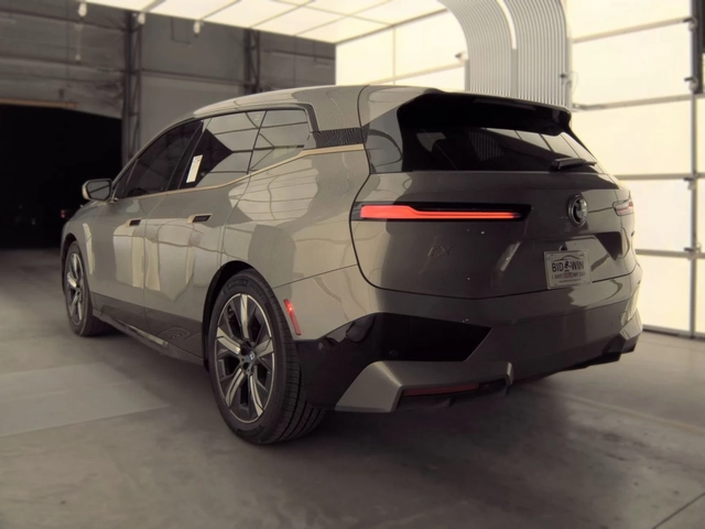 BMW iX xDrive50 - автомобили, коли, обяви за нови и употребявани 5