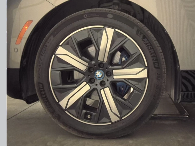 BMW iX xDrive50 - автомобили, коли, обяви за нови и употребявани 6