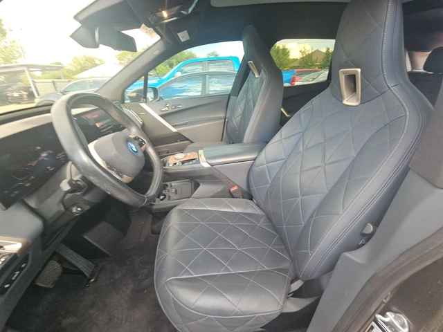 BMW iX xDrive50 - автомобили, коли, обяви за нови и употребявани 7