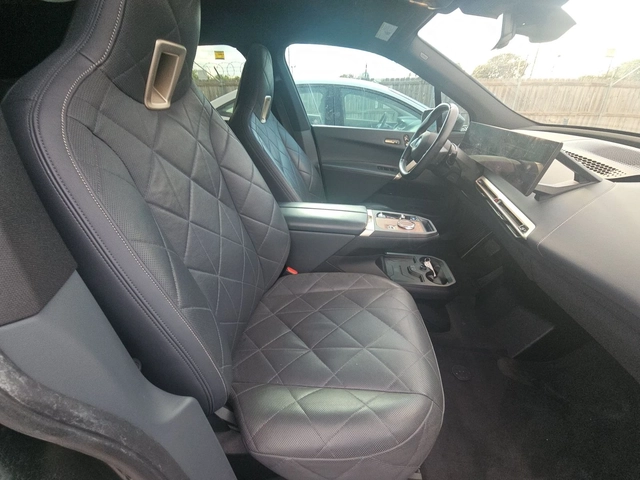 BMW iX xDrive50 - автомобили, коли, обяви за нови и употребявани 8