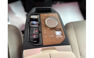 BMW iX xDrive40 AWD - автомобили, коли, обяви за нови и употребявани 16