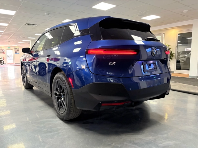 BMW iX xDrive40 AWD - автомобили, коли, обяви за нови и употребявани 3