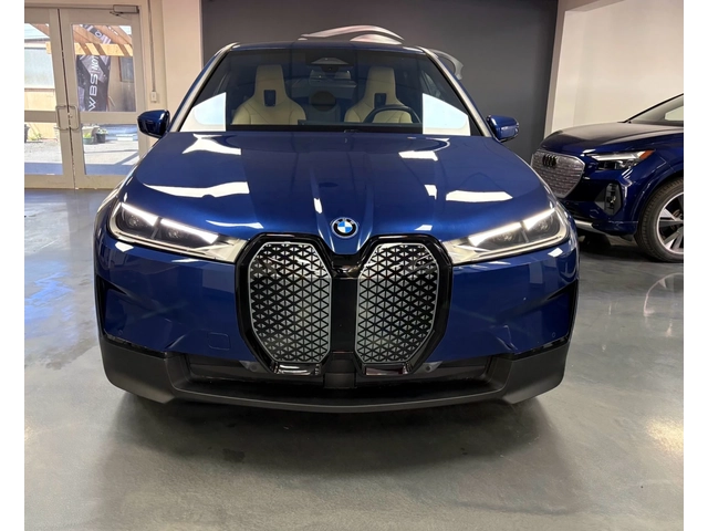 BMW iX xDrive40 AWD - автомобили, коли, обяви за нови и употребявани 5
