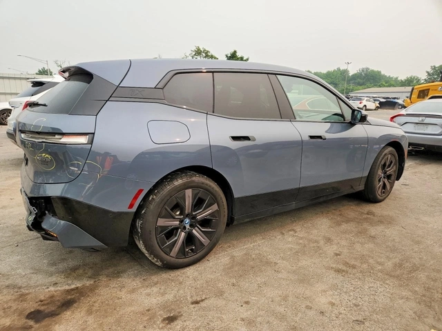 BMW iX xDrive50 - автомобили, коли, обяви за нови и употребявани 1